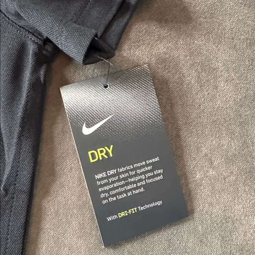 Nike Women’s Black Golf Polo Shirt Dri-Fit Short Sleeve Standard Fit MEDIUM NWT